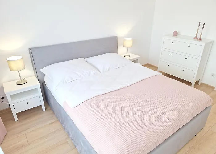 Classic Apartament - Prywatny Parking, Blisko Szpital Arkonska I Strzalowska